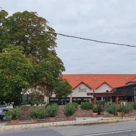 Kistücsök Étterem, Borpince & Vinotéka Balatonszemes - Külső kép