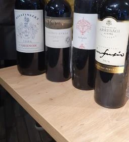 Kistücsök Étterem, Borpince & Vinotéka