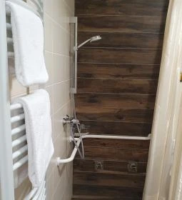 Kistücsök Food & Room