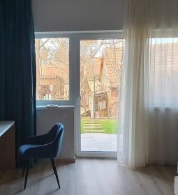 Kistücsök Food & Room