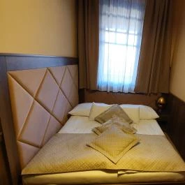 Komló Hotel Gyula - Szobák