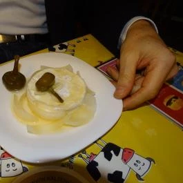 Komló és Tehén, Budaörs - Étel/ital