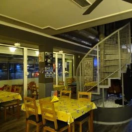 Komló és Tehén, Budaörs - Belső