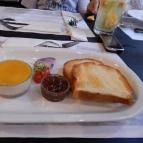 KönyvBár & Restaurant Budapest - Étel/ital