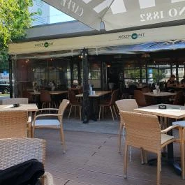 Központ Café & Bistro, Mosonmagyaróvár - Külső kép