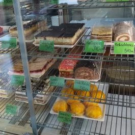 Krisztina Cukrászda, Écs - Étel/ital