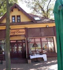 Krúdy Étterem (Villa Hotel)