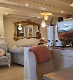 La Vie En Rose Coffee & Lifestyle