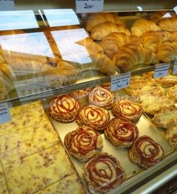 Labut & Hanife Pékség