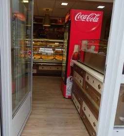 Labut & Hanife Pékség