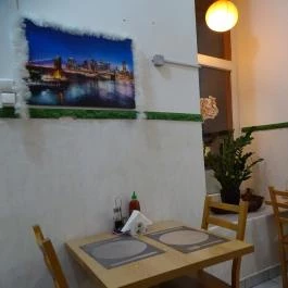 Lam Anh Pho, Budapest - Belső