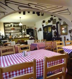 Lámpás Étterem és Galéria