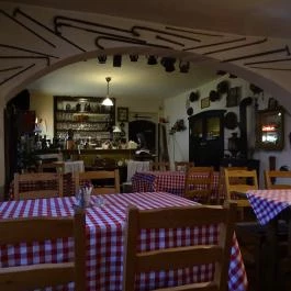 Lámpás Étterem és Galéria Zsámbék - Belső