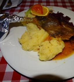 Lámpás Étterem és Galéria