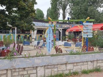 Larios Beach Bar by Deep Burger Alsóörs