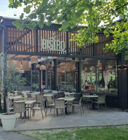 Le Bistro
