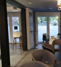 LIDO Kávézó & Borbár