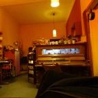 Lilaköd Könyveskávézó Budapest - Belső