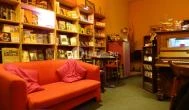 Lilaköd Könyveskávézó Budapest - Belső