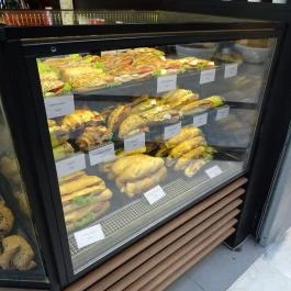 Lipóti Pékség & Kávézó - Corvin Plaza Budapest - Étel/ital