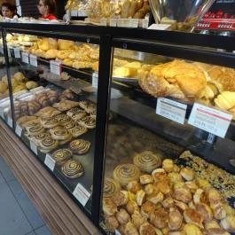 Lipóti Pékség & Kávézó - Corvin Plaza Budapest - Étel/ital