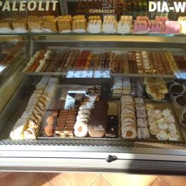 Lipóti Pékség & Kávézó, Cegléd - Étel/ital