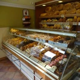 Lipóti Pékség & Kávézó, Cegléd - Étel/ital