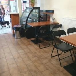 Lipóti pékség és Kávézó - Vasútállomás, Tatabánya - Belső