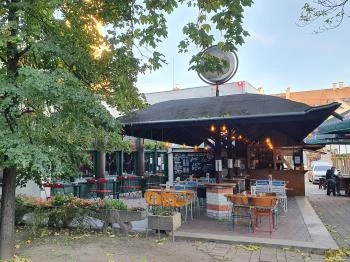 Lógó Üveg Kult Kocsma Siófok