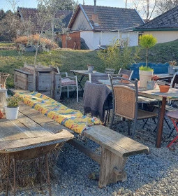 Lusta Páva Borbár és Pince