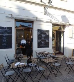 LYR Speciality Coffee & Food 100% Vegan