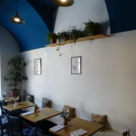 LYR Speciality Coffee & Food 100% Vegan, Pécs - Belső