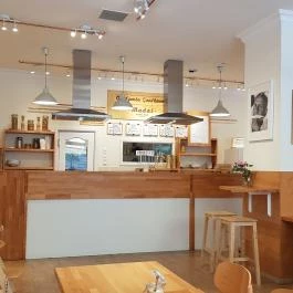 Madal Cafe - Alkotmány utca, Budapest - Belső