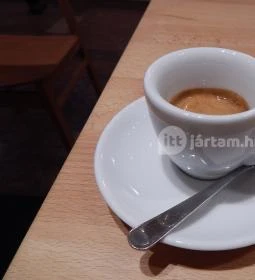 Madal Cafe - Ferenciek tere