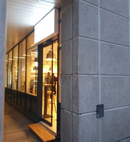 Madal Cafe - Specialty Coffee Shop - Király