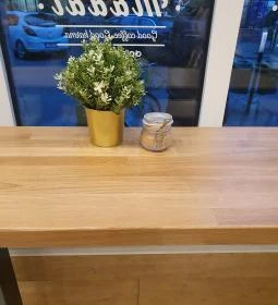 Madal Cafe - Specialty Coffee Shop - Király