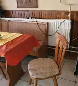 Makk Hetes Poharazó