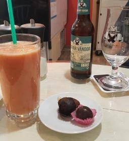 Málna Csoki- Tea- Kávéház