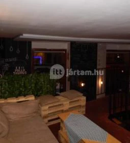 Mandarin Cafe & Bistro