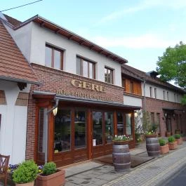 Mandula Étterem & Borbár Villány - Külső kép