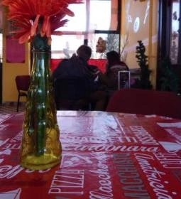 Manhattan Buszváró Büfé