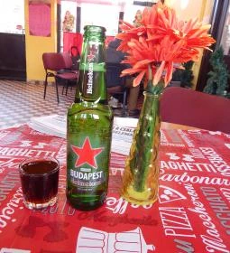 Manhattan Buszváró Büfé