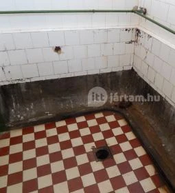 Manhattan Buszváró Büfé