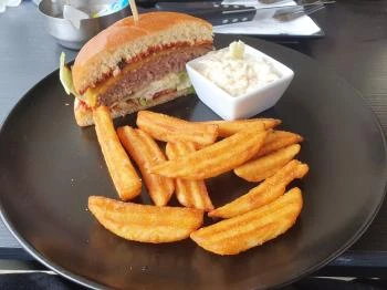 Memento Burgers & More Tatabánya