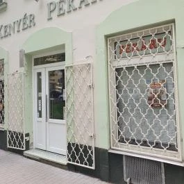 Mesterpék Kft. - Olasz pékség Makó - Külső kép