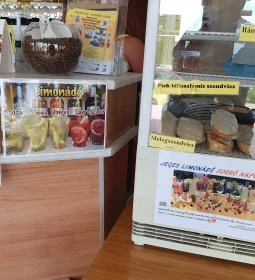 Mézes Kávézó & Falatozó