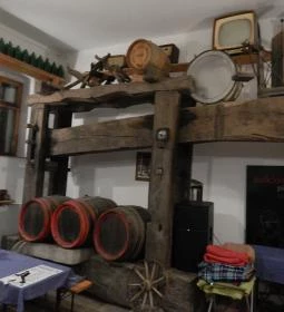 Miklóscsabi Pincéje