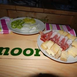 Miklóscsabi Pincéje, Mór - Étel/ital