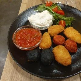 Mixát, Budapest - Egyéb