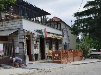 Mókus Söröző Zebegény